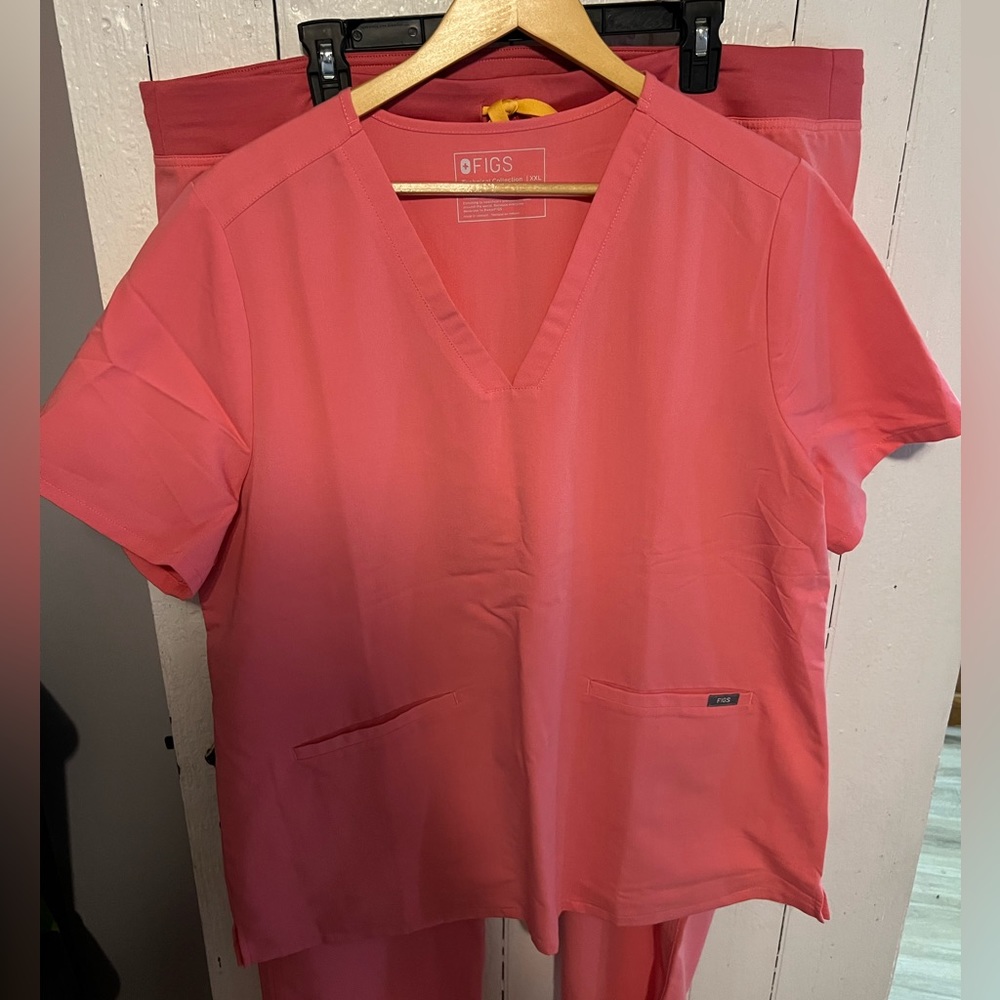 Figs Casma Three-Pocket Scrub Top Limited Edition Neon Pink XXL